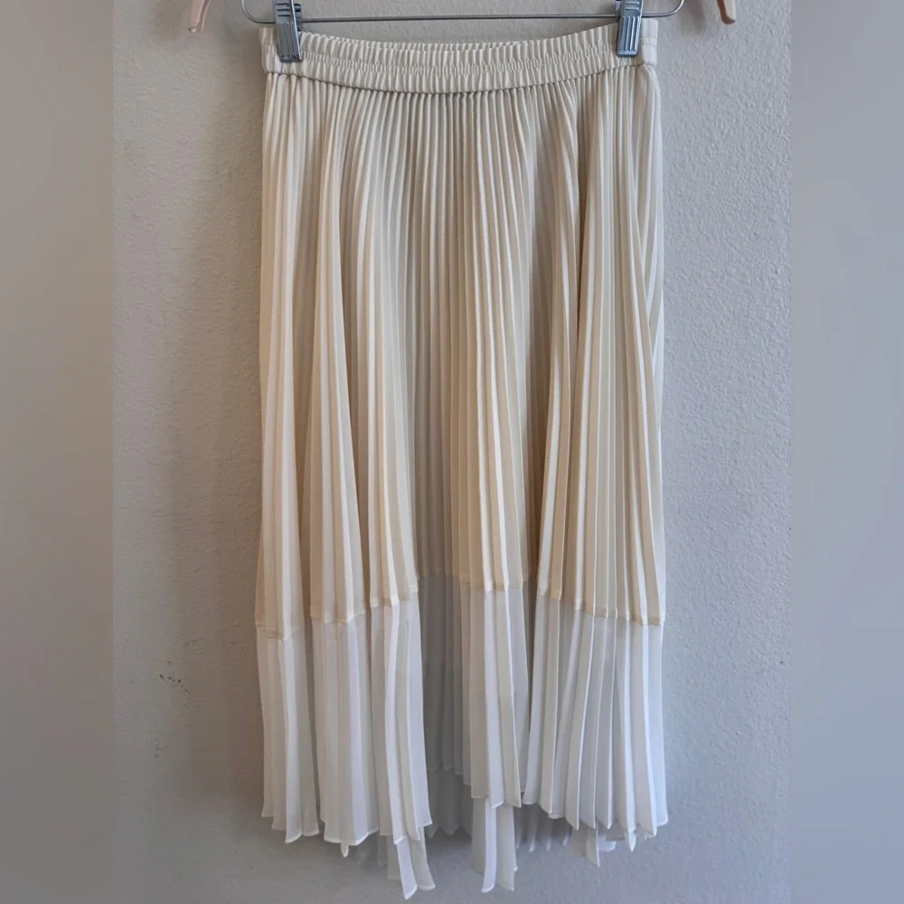 Club Monaco Cream and White Modi Skirt, Size Small - Picture 2 of 6